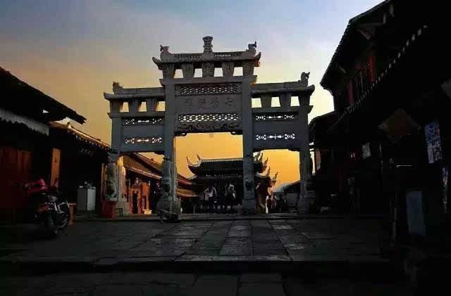 探秘吉鹿力问答社区,读书是该少而精,还是海量阅读?等你来解答!
